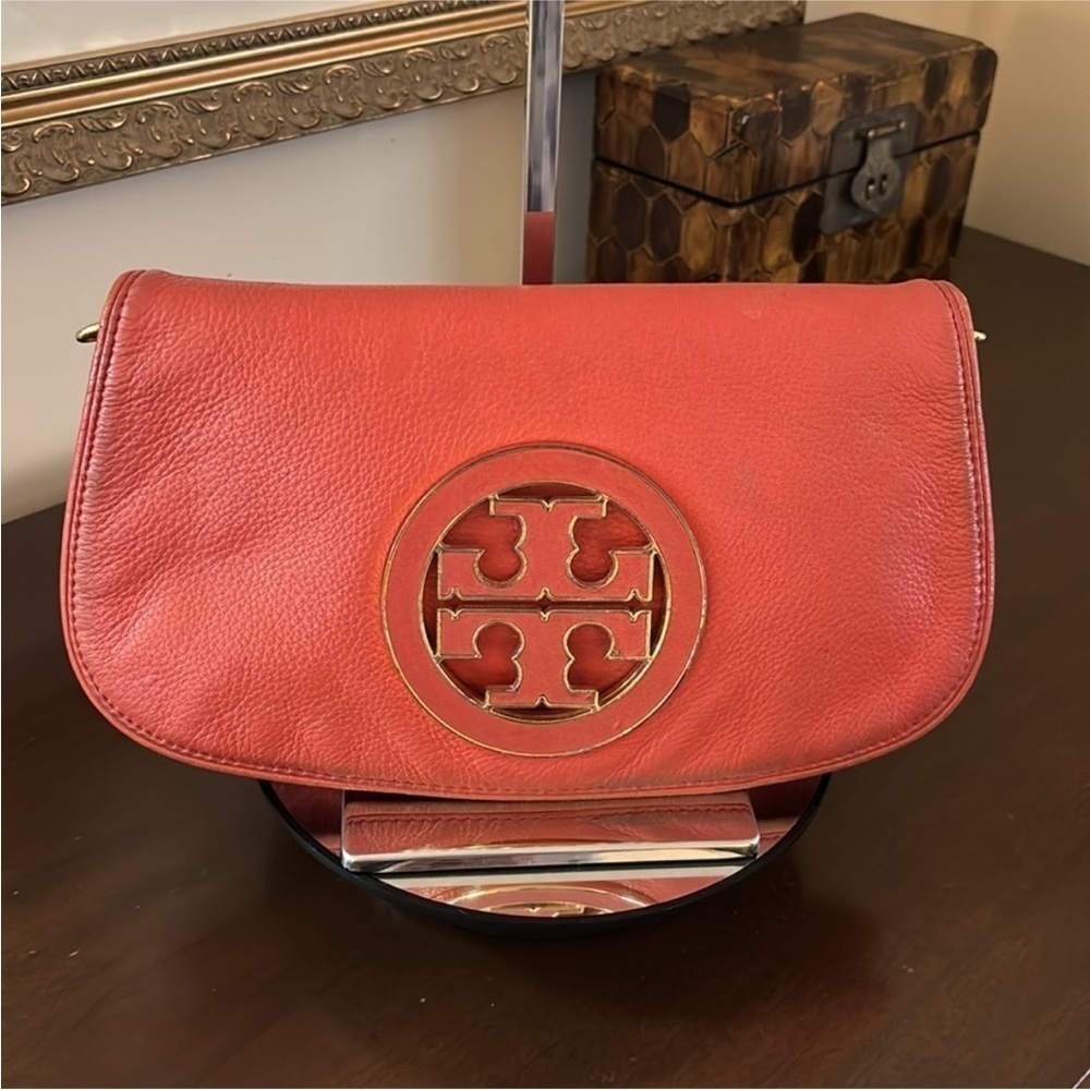 Tory Burch | Orange Amanda Leather Detachable Chain Crossbody Strap Clutch Bag - Picture 15 of 16